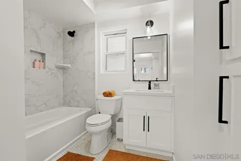 $929,900 | 3021 B Street, San Diego, CA 92102