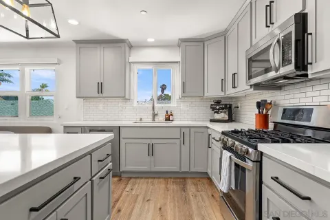 $929,900 | 3021 B Street, San Diego, CA 92102