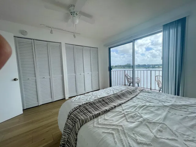 $2,000 | 1100 Crystal Lake Drive, Unit 207, Deerfield Beach, FL 33073