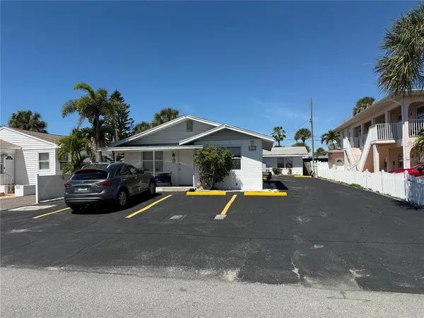 $1,500 | 551 73rd Avenue, Unit 4, St. Pete Beach, FL 33706
