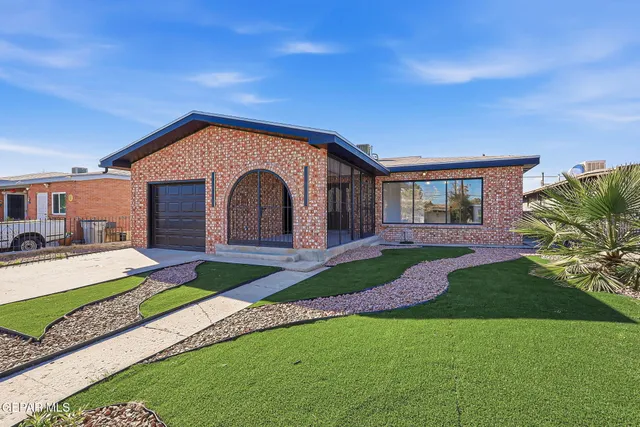 $299,000 | 515 South Concepcion Street, El Paso, TX 79905