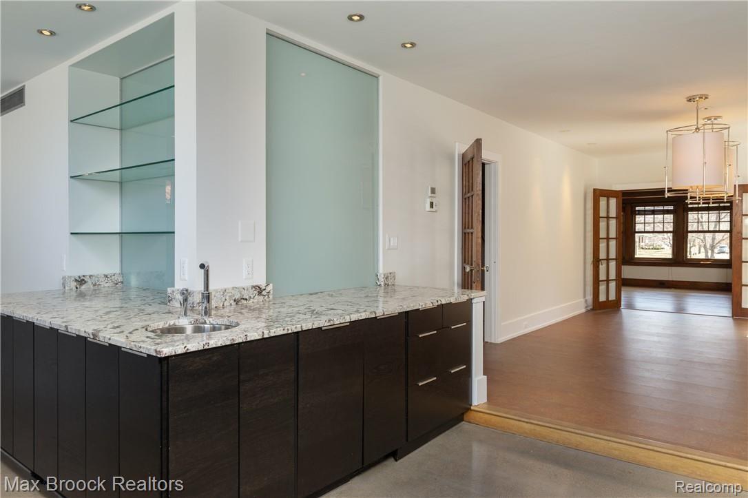 16 Ridge Road Pleasant Ridge, MI 48069 - Photo 9 of 44 Wet Bar leads to Dining Room