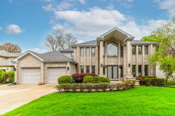 $1,350,000 | 2755 Manu Court, Glenview, IL 60026