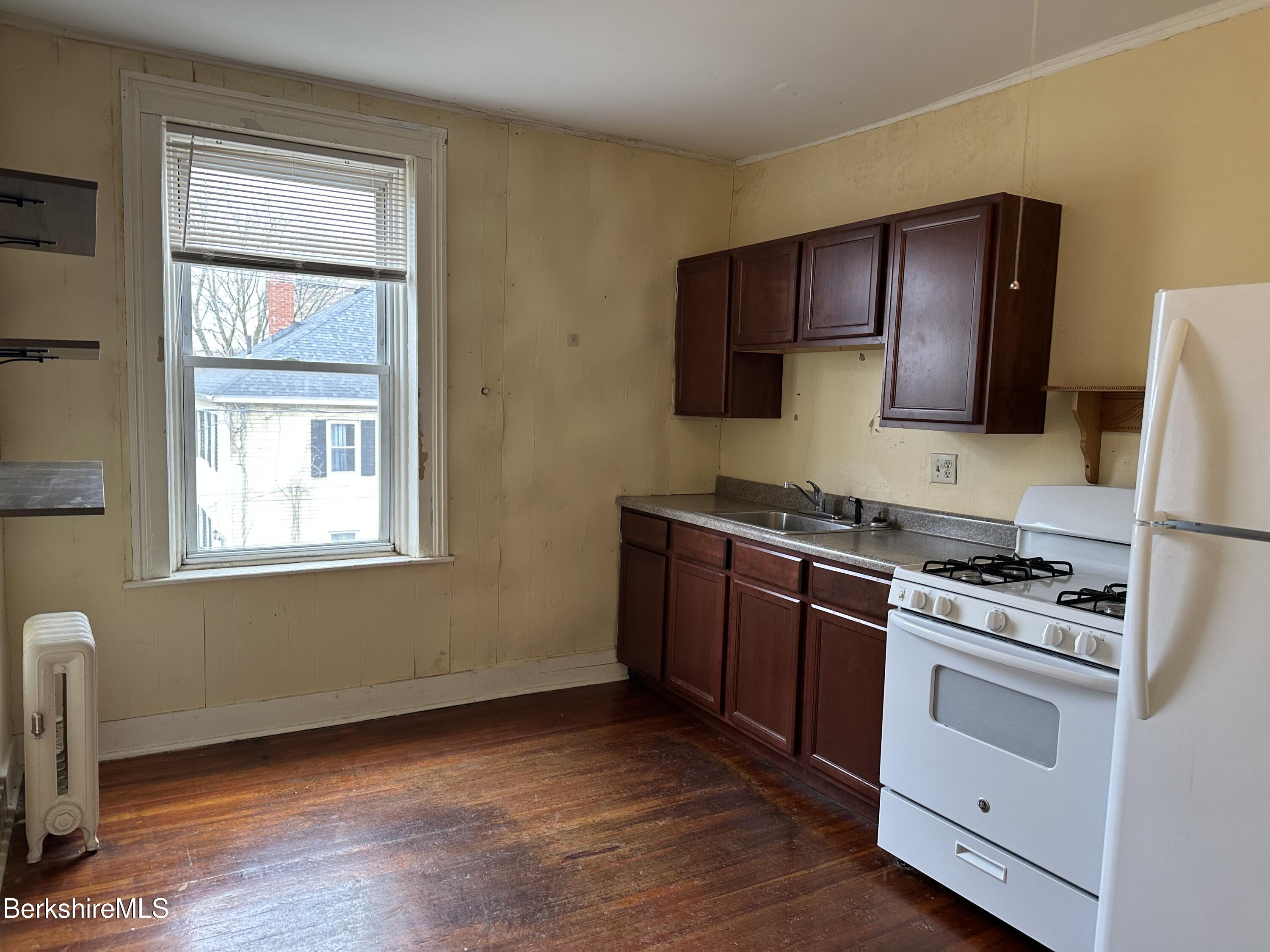 40 Reed Street Pittsfield, MA 01201 - Photo 9 of 28 44-3 Kitchen