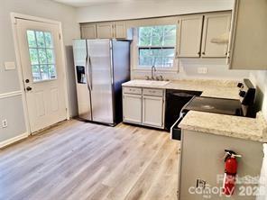 6414 Rockshire Drive Charlotte, NC 28227 - Photo 8 of 15