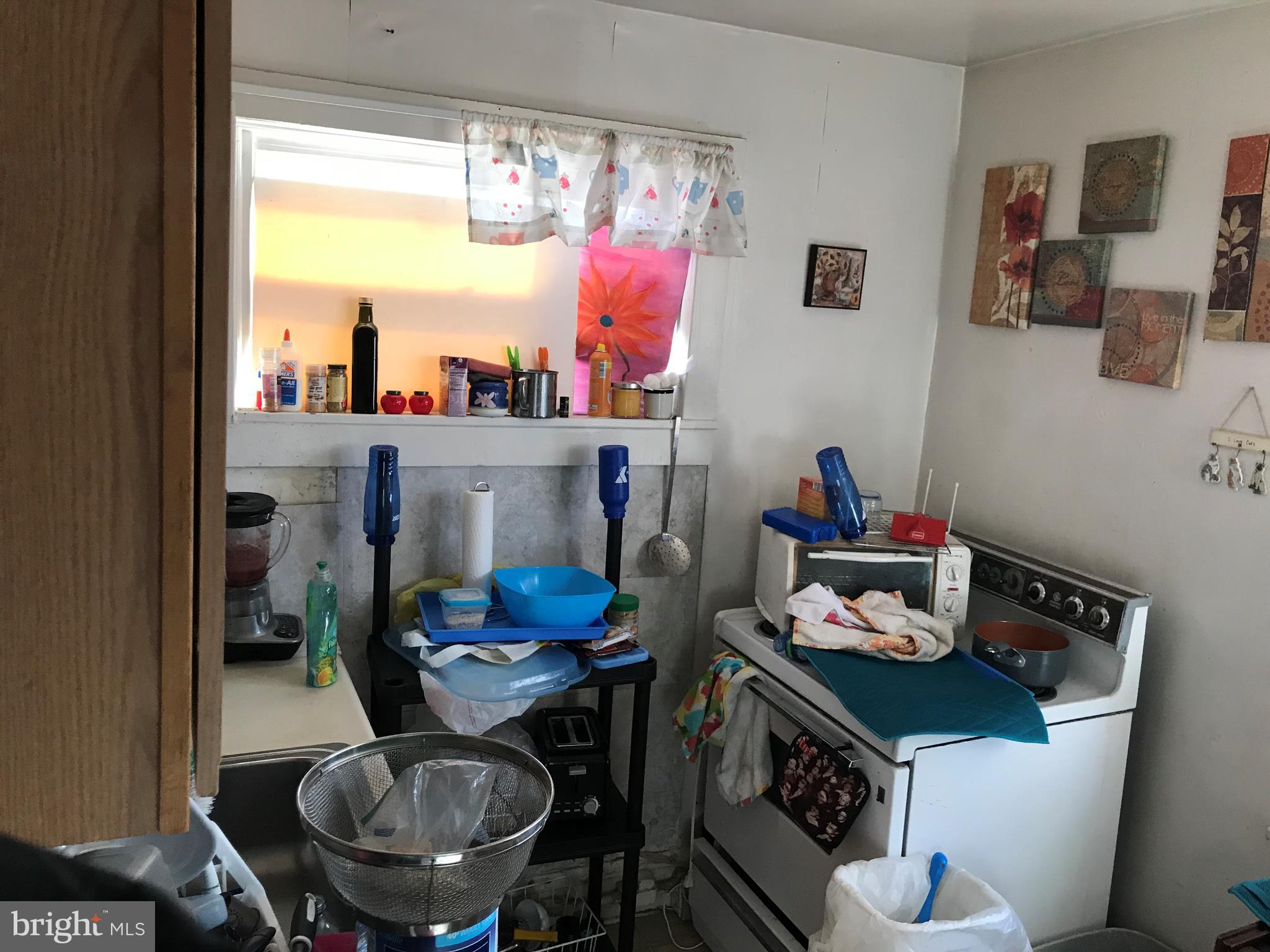 200 Philadelphia Avenue Reading, PA 19607 - Photo 18 of 23 Third Floor Kitchen