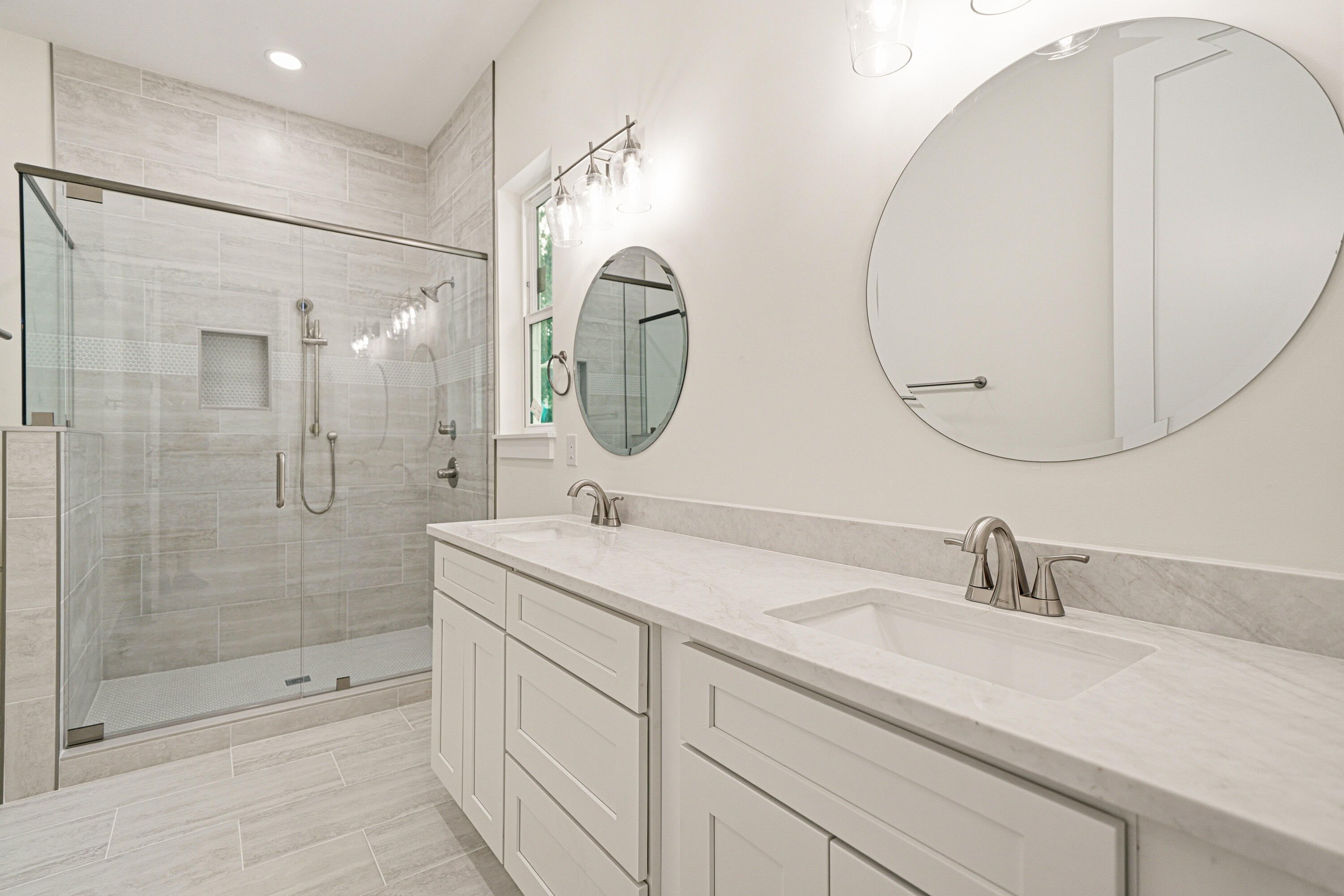 179 4th Street Santa Rosa Beach, FL 32459 - Photo 33 of 42 Master En-Suite