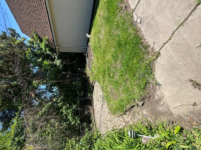 24320 Flower Avenue Eastpointe, MI 48021 - Photo 15 of 29