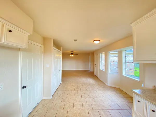$1,595 | 521 26th Avenue North, Texas City, TX 77590