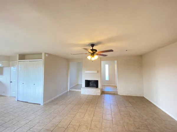$1,595 | 521 26th Avenue North, Texas City, TX 77590