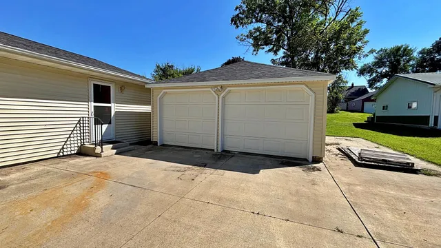 $172,400 | 611 West Lincoln Street, Springfield, MN 56087