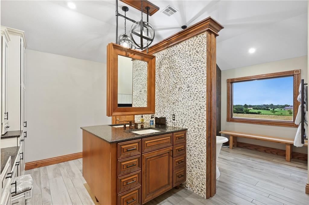 4631 South Country Club Road Chanute, KS 66720 - Photo 33 of 90