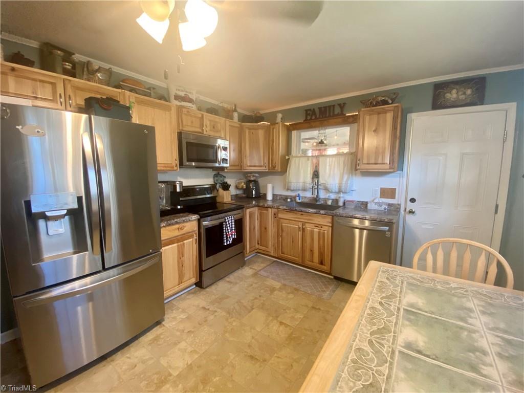 143 Red Barn Road Lexington, NC 27292 - Photo 5 of 20 Gallery Image 5