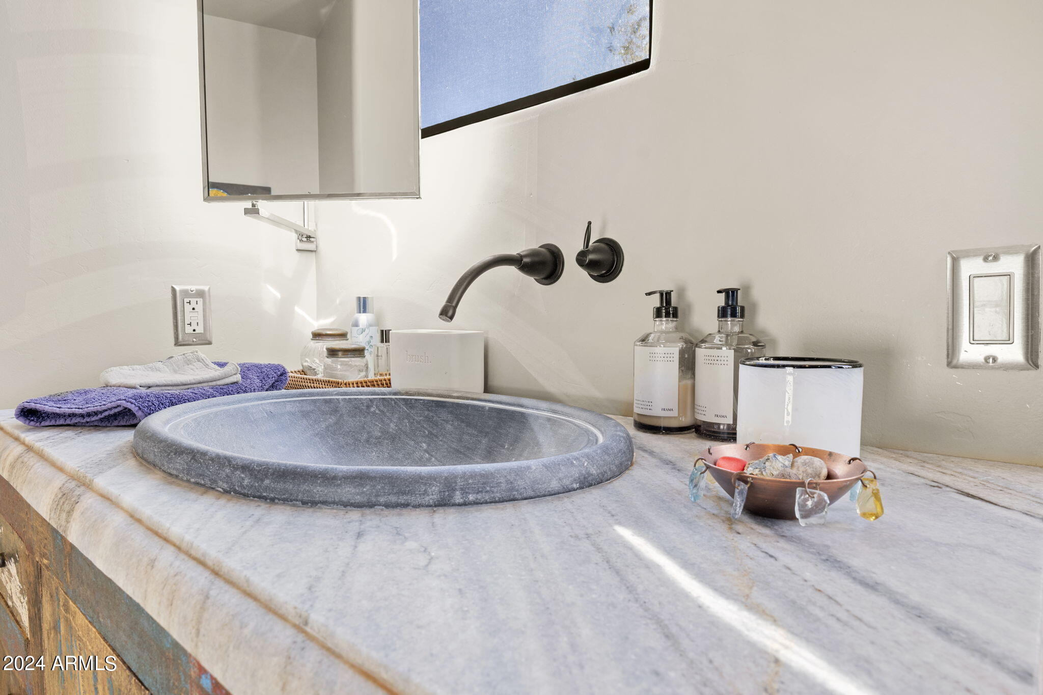 7005 East Jackrabbit Road Paradise Valley, AZ 85253 - Photo 17 of 31 Vanity