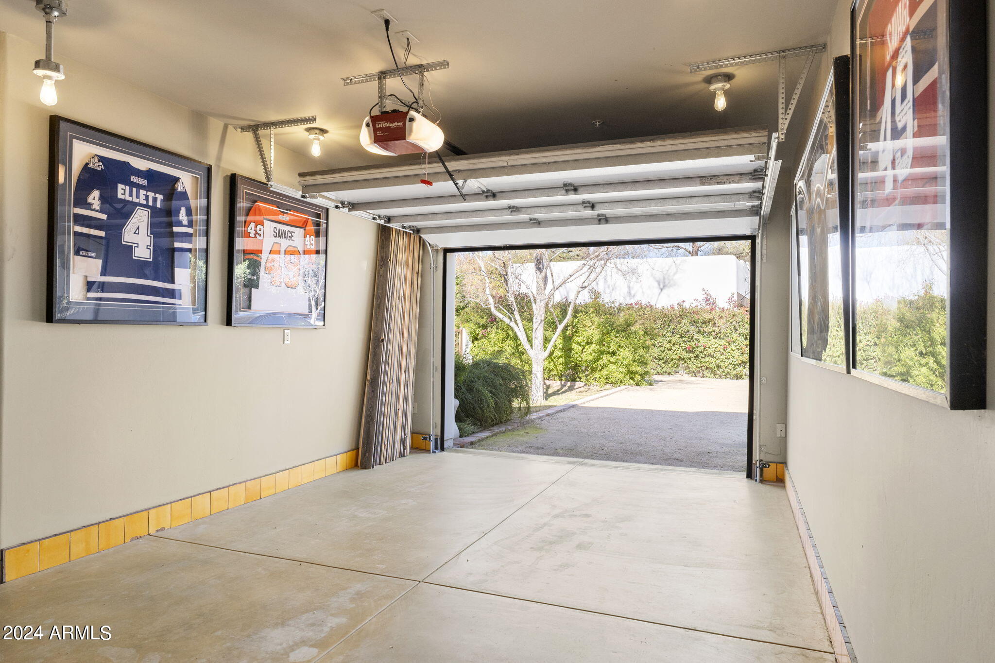 7005 East Jackrabbit Road Paradise Valley, AZ 85253 - Photo 30 of 31 garage