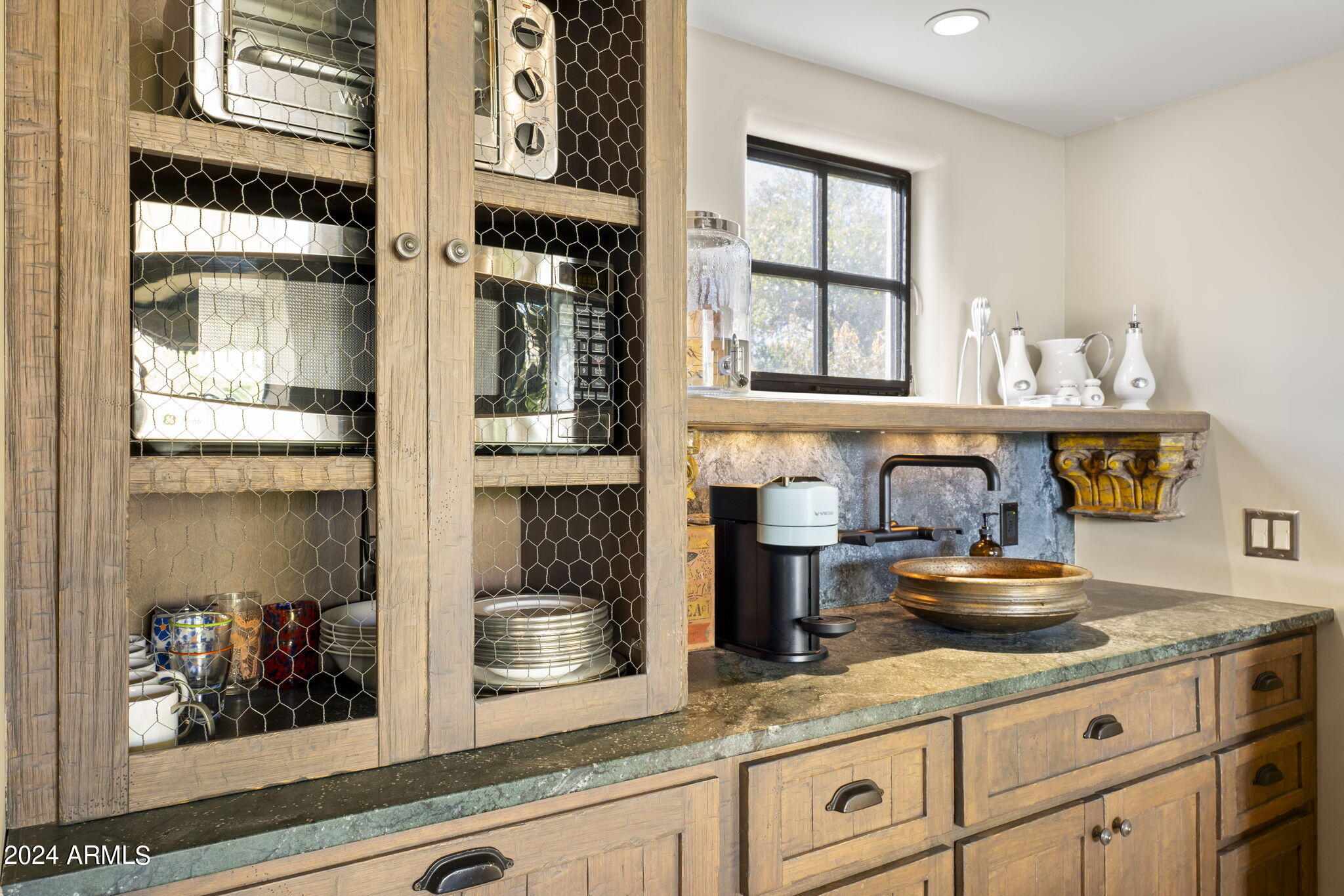 7005 East Jackrabbit Road Paradise Valley, AZ 85253 - Photo 5 of 31 Kitchenette 2