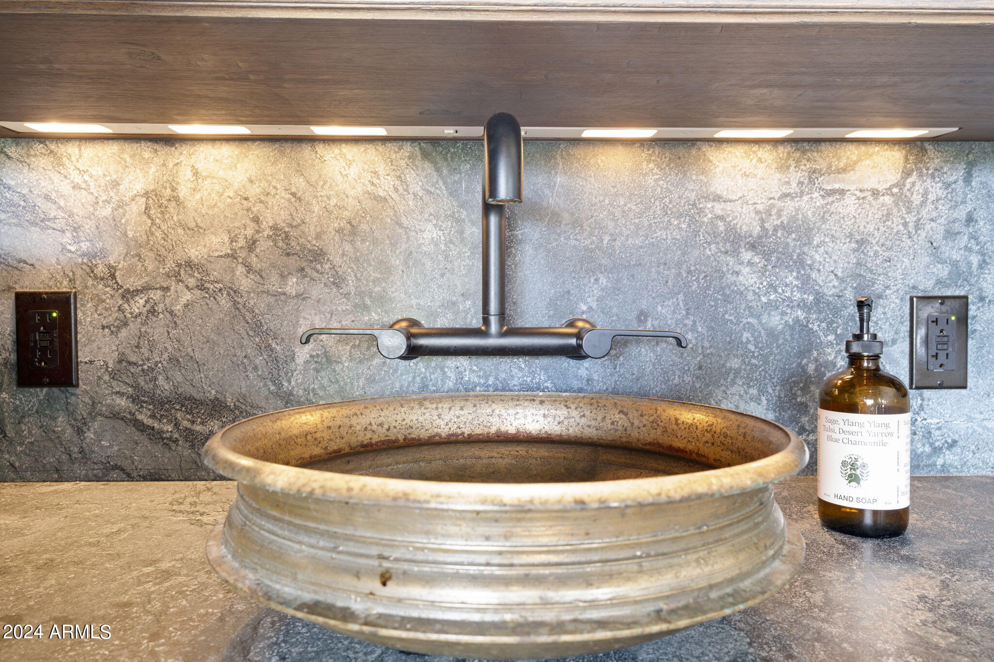 7005 East Jackrabbit Road Paradise Valley, AZ 85253 - Photo 10 of 31 Kitchen sink