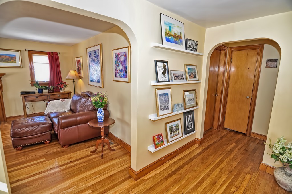 38 Shetland Road Marblehead, MA 01945 - Photo 3 of 23 a living room with furniture and a window