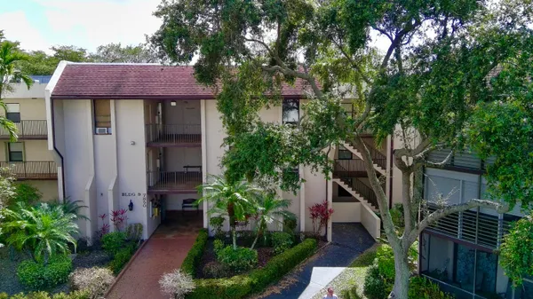$127,500 | 7850 West McNab Road, Unit 210, Tamarac, FL 33321