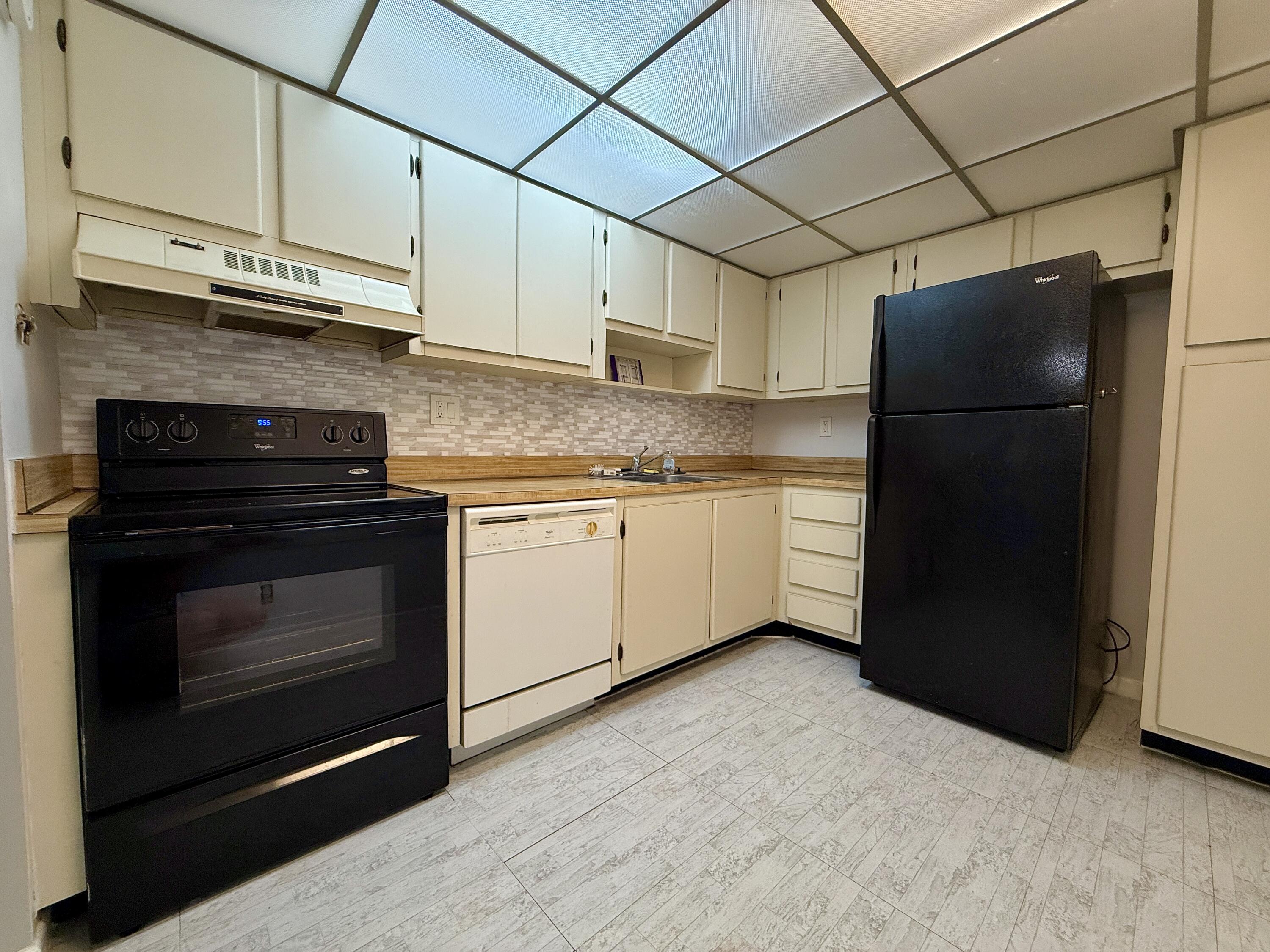 7850 West McNab Road, Unit 210 Tamarac, FL 33321 - Photo 11 of 39 IMG_6423