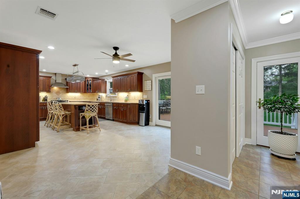 81 Chestnut Street Allendale, NJ 07401 - Photo 13 of 47