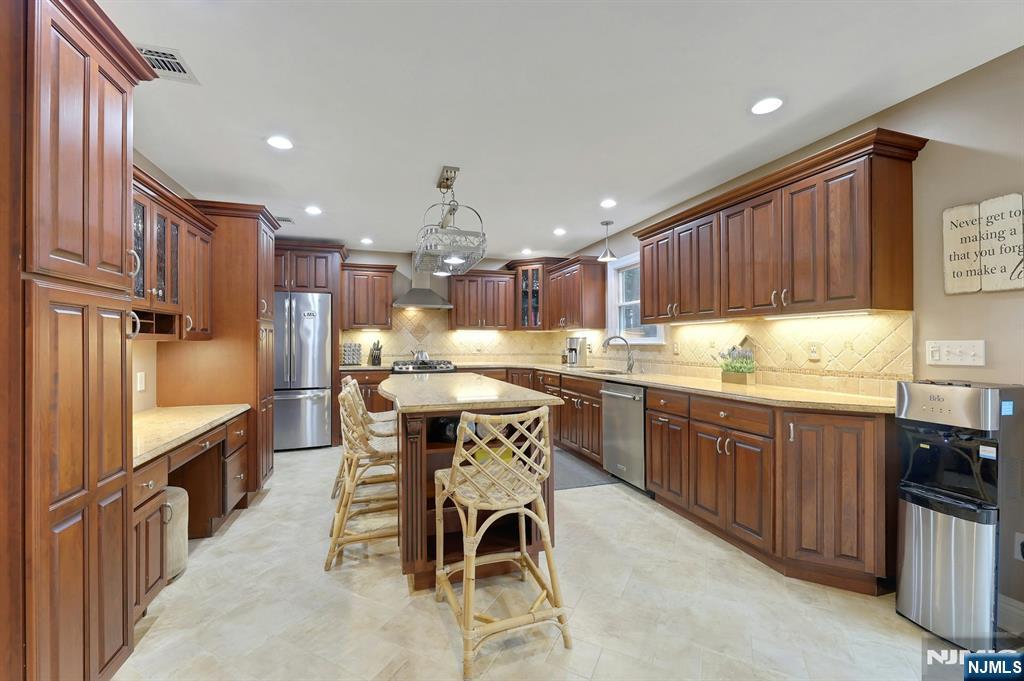 81 Chestnut Street Allendale, NJ 07401 - Photo 14 of 47