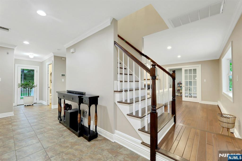 81 Chestnut Street Allendale, NJ 07401 - Photo 5 of 47