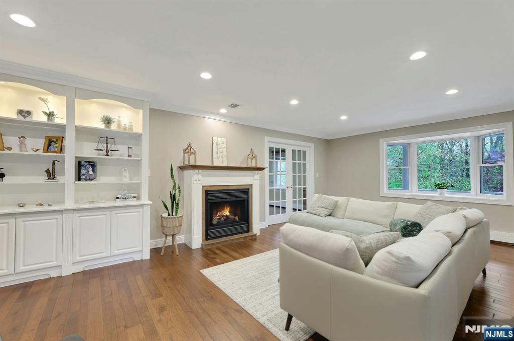 81 Chestnut Street Allendale, NJ 07401 - Photo 7 of 47