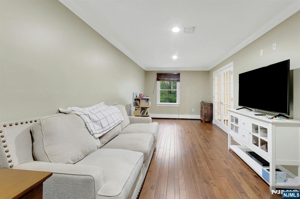 81 Chestnut Street Allendale, NJ 07401 - Photo 10 of 47