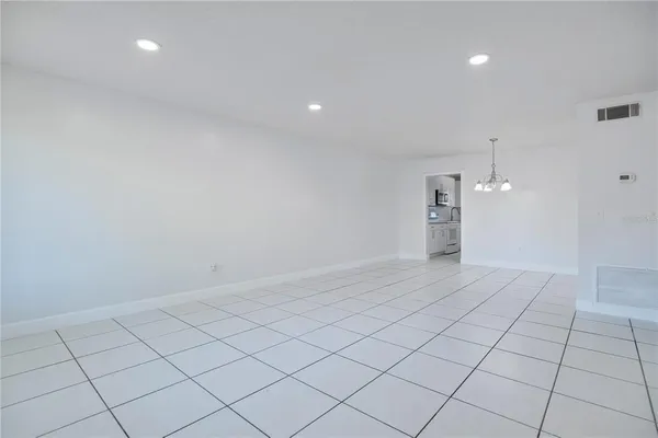 $2,095 | 725 Northlake Boulevard, Unit 67, Altamonte Springs, FL 32701