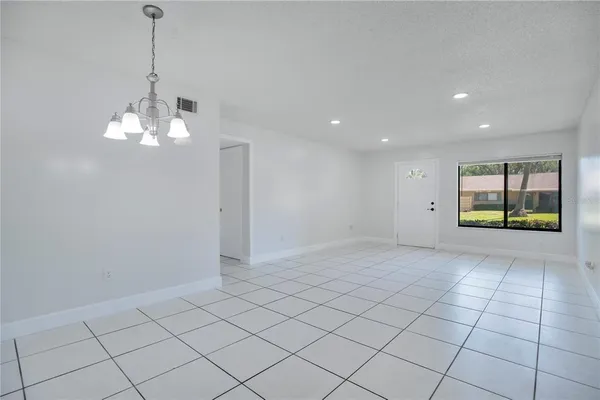 $2,095 | 725 Northlake Boulevard, Unit 67, Altamonte Springs, FL 32701