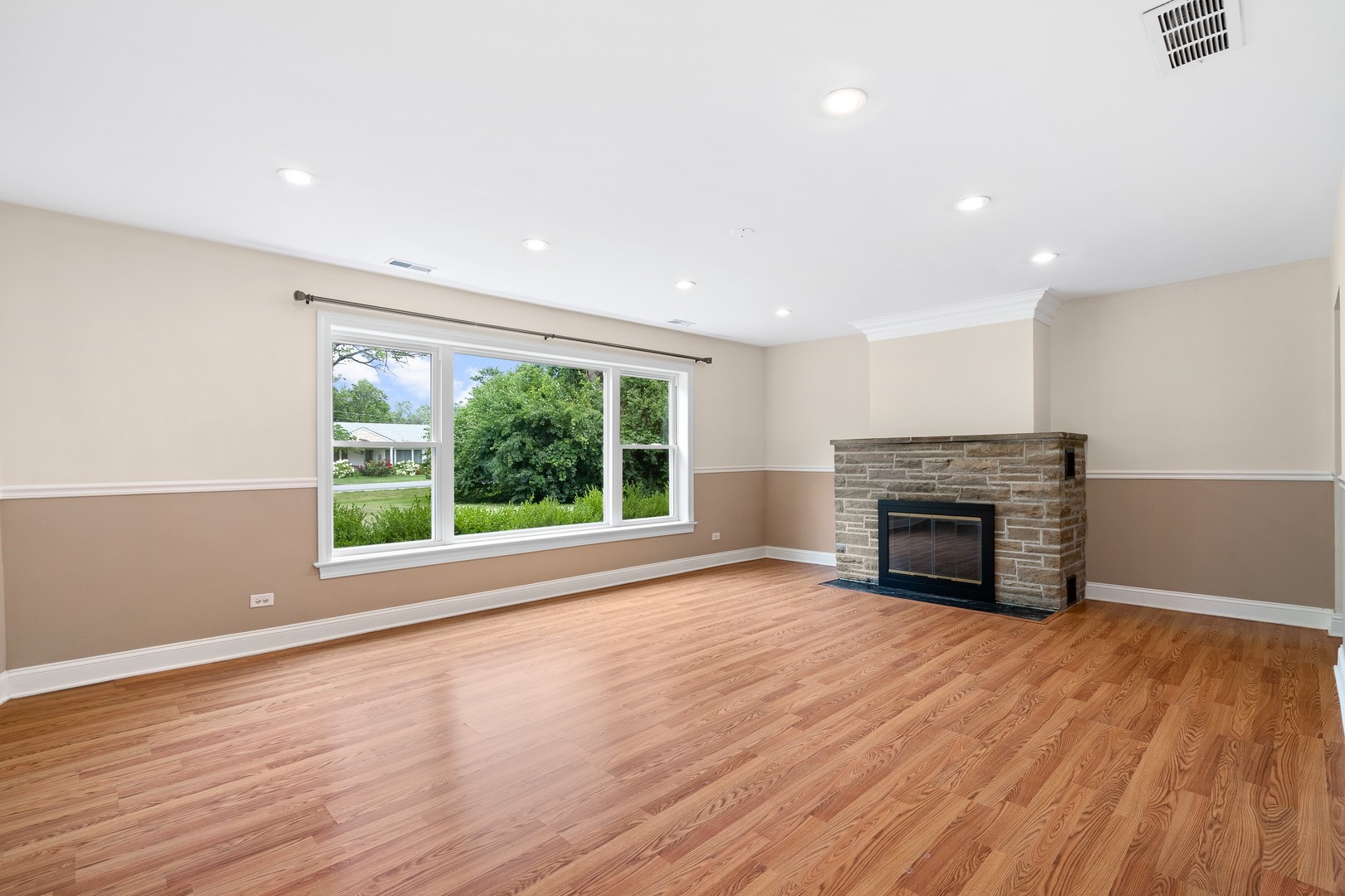 629 West Edgewood Road Lombard, IL 60148 - Photo 5 of 16 Gallery Image 5