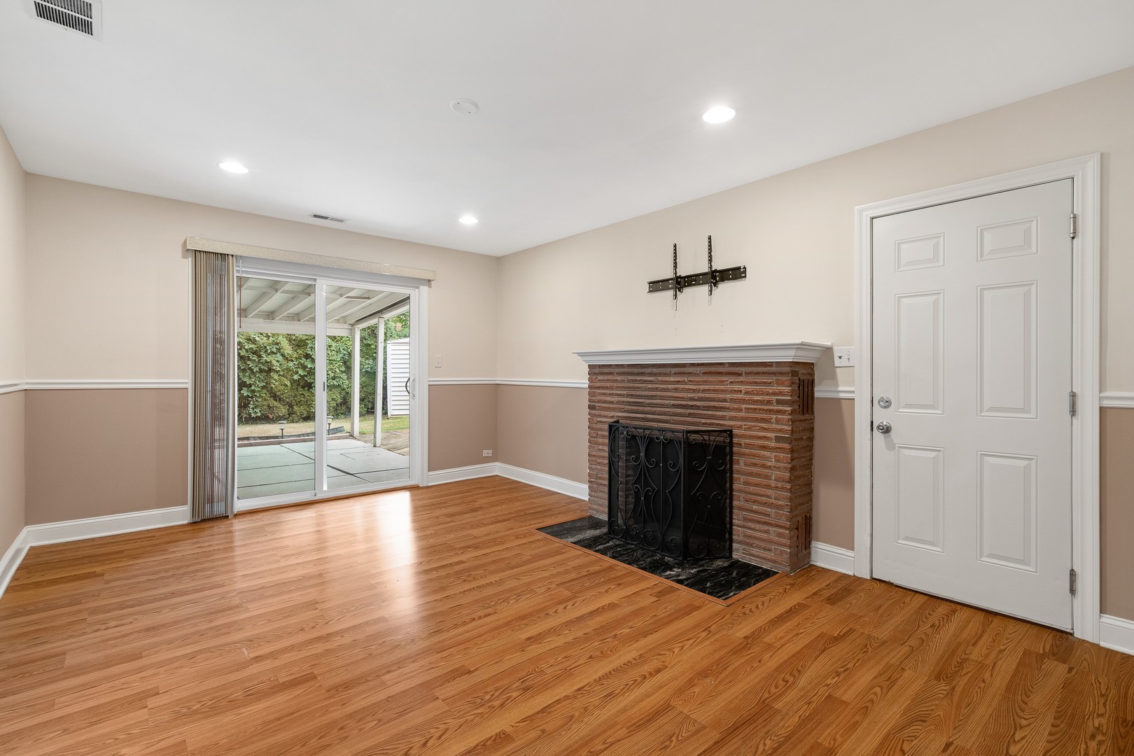 629 West Edgewood Road Lombard, IL 60148 - Photo 9 of 16 Gallery Image 9