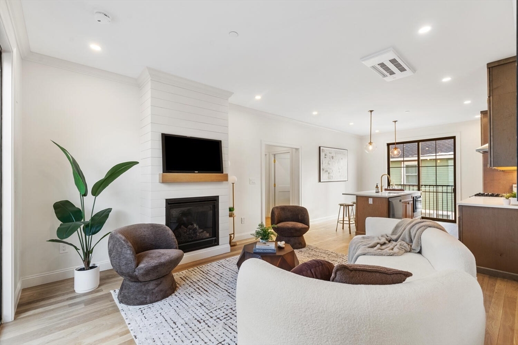 27 Shepard Street, Unit 4 Boston, MA 02135 - Photo 3 of 30