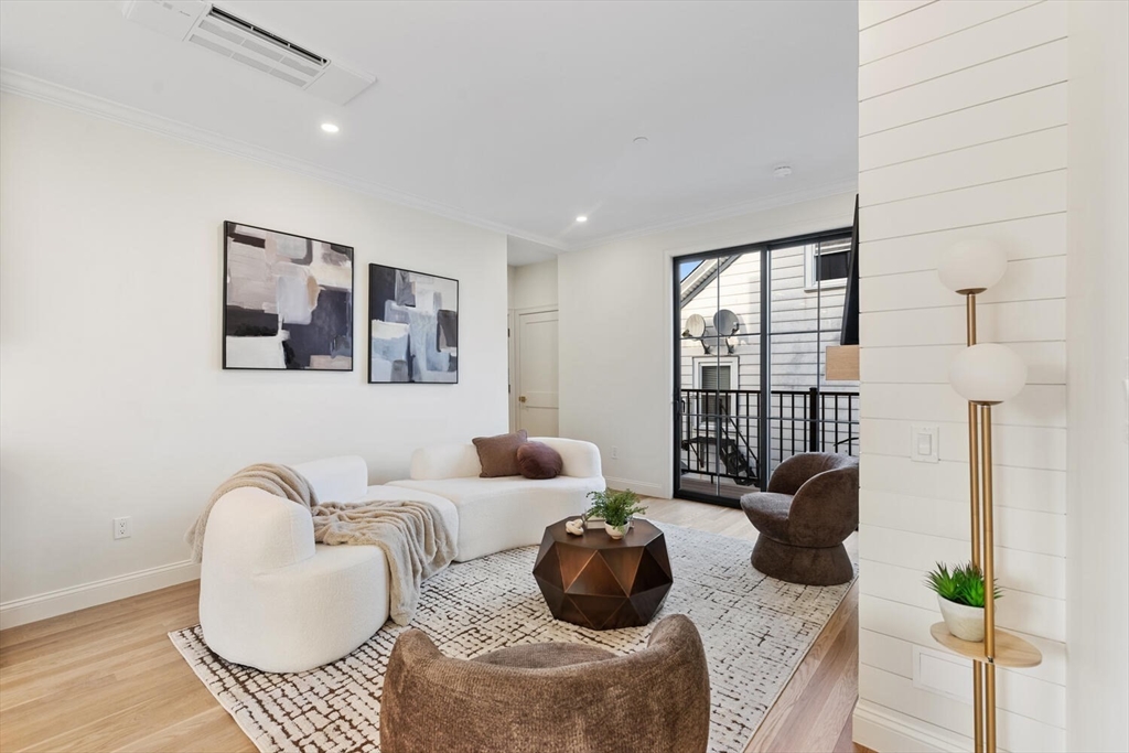 27 Shepard Street, Unit 4 Boston, MA 02135 - Photo 4 of 30