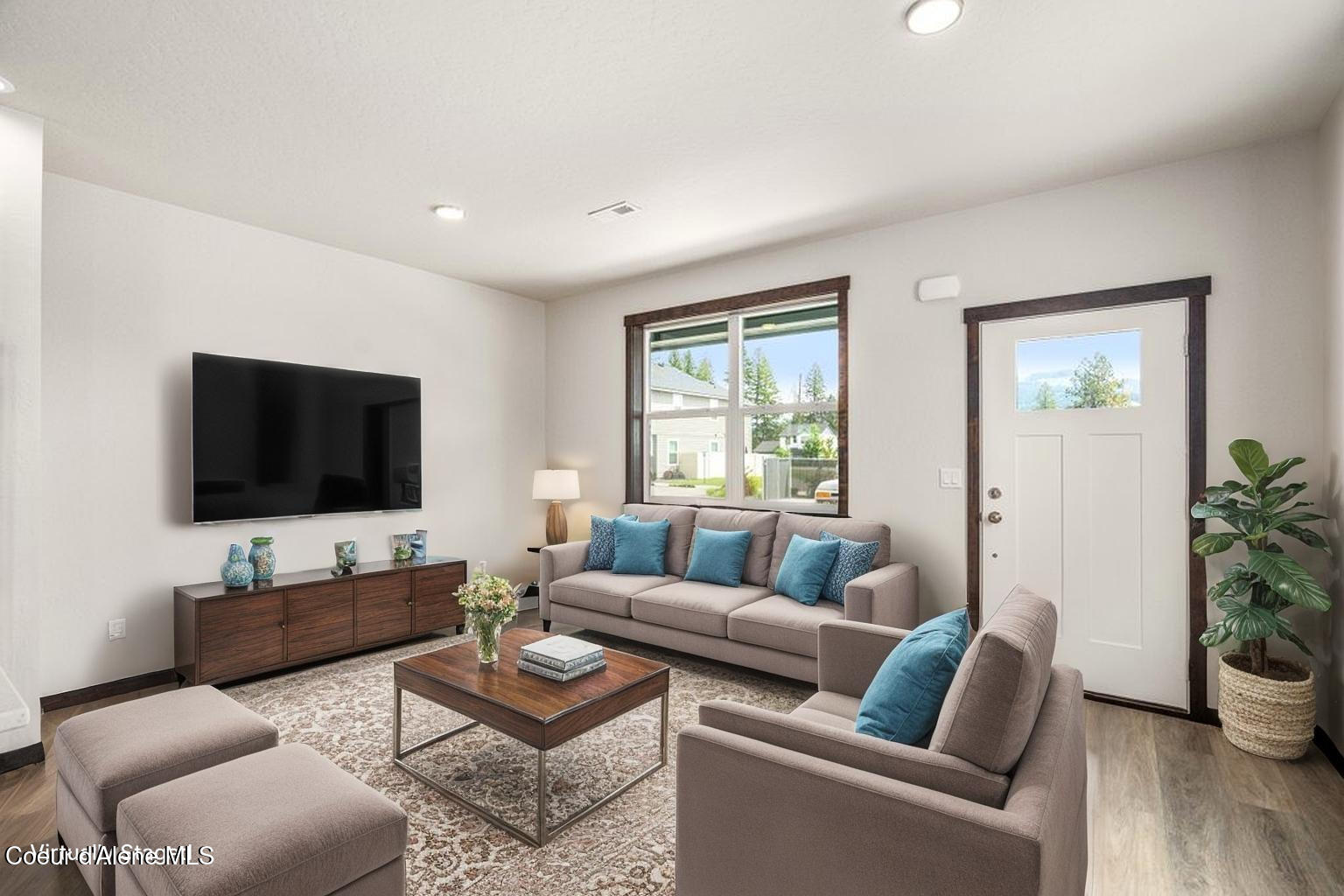 24 Potlatch Loop Priest River, ID 83856 - Photo 5 of 43 Potlatch-Living-Room - Living Room - Sta