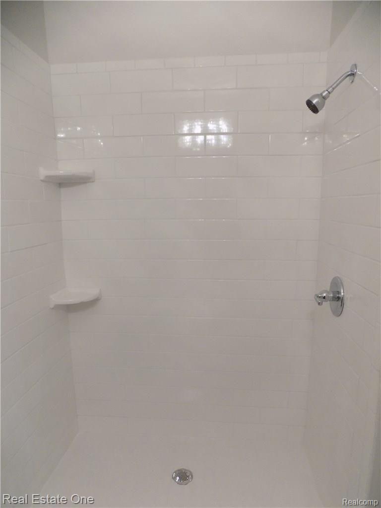 41754 Independence Drive Novi, MI 48377 - Photo 18 of 23 DSCN0417.JPG