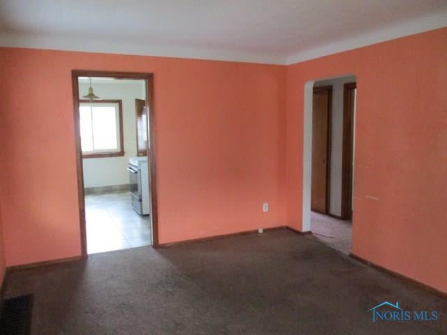 2326 Hinde Road Toledo, OH 43607 - Photo 6 of 12 Gallery Image 6