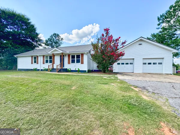$294,000 | 5 Lake Drive, LaGrange, GA 30241