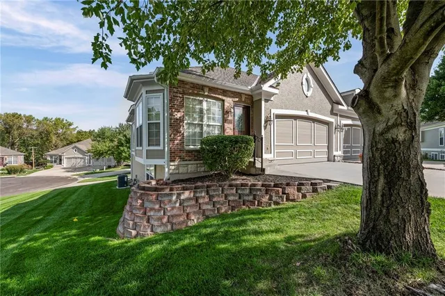 $300,000 | 3609 South Bolger Court, Independence, MO 64055