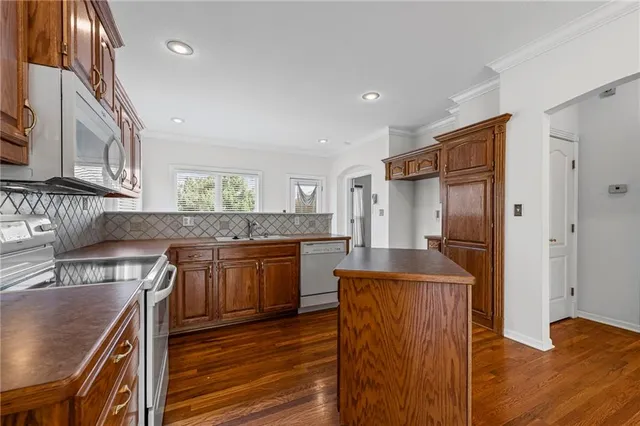 $300,000 | 3609 South Bolger Court, Independence, MO 64055