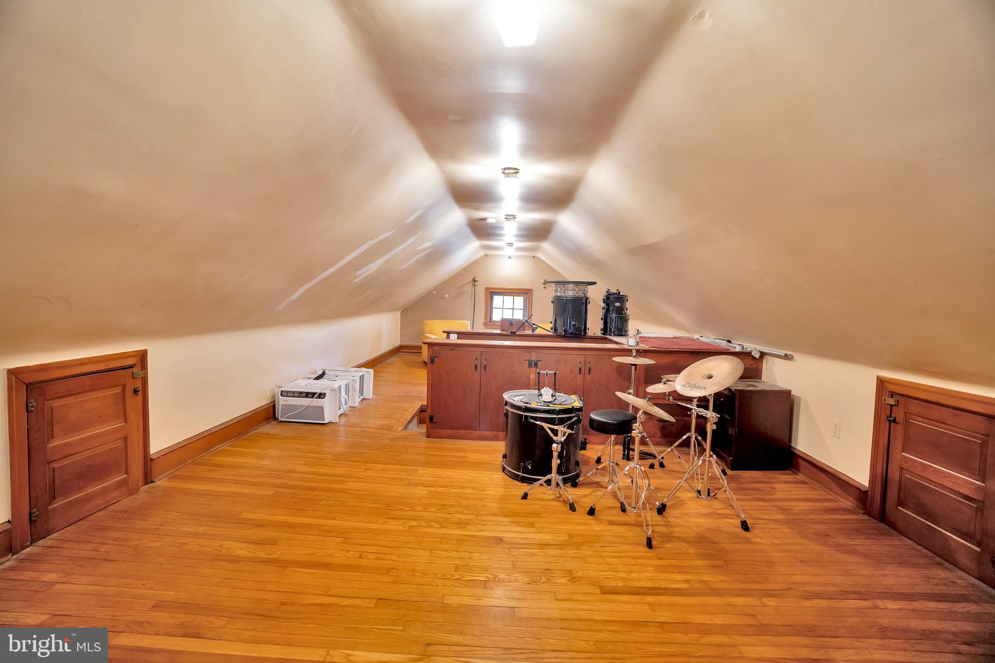 201 East Avon Road Brookhaven, PA 19015 - Photo 20 of 22 Gallery Image 20