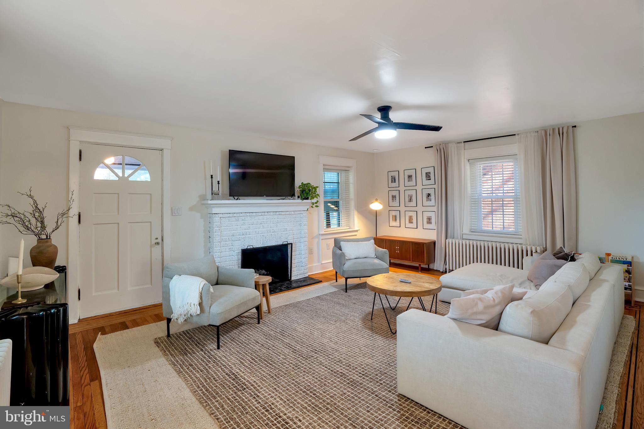 201 East Avon Road Brookhaven, PA 19015 - Photo 3 of 22 Gallery Image 3