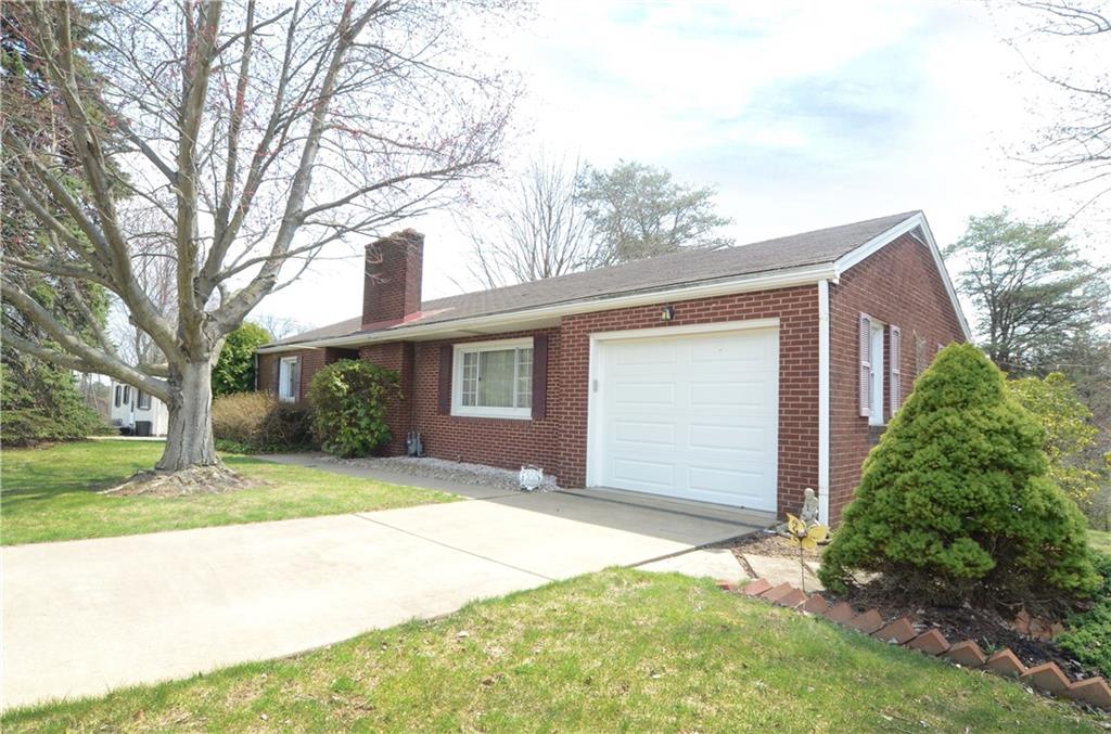 120 Ridgeview Drive Aliquippa, PA 15001 - Photo 2 of 25 Gallery Image 2