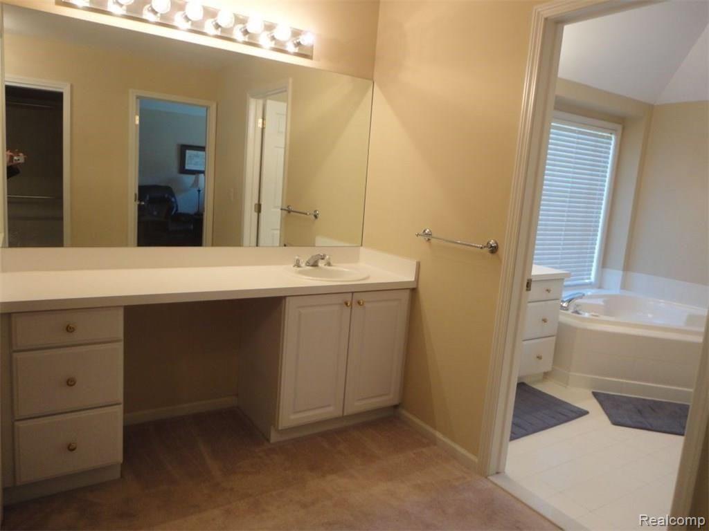 652 Cherry Tree Lane Rochester Hills, MI 48306 - Photo 21 of 42