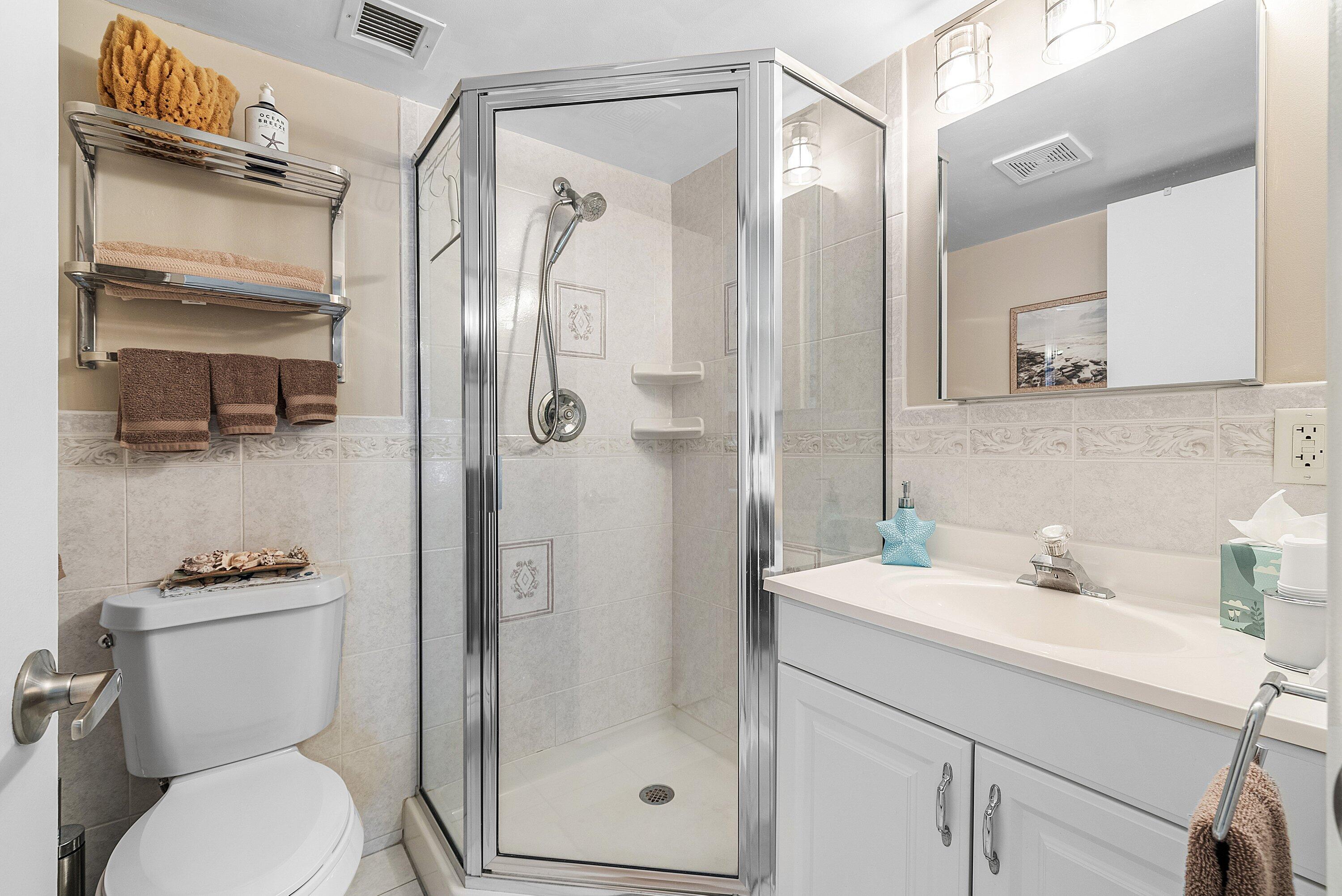 7 Royal Palm Way, Unit 507 Boca Raton, FL 33432 - Photo 22 of 38 023-7RoyalPalmWay-507-BocaRaton-FL-33432