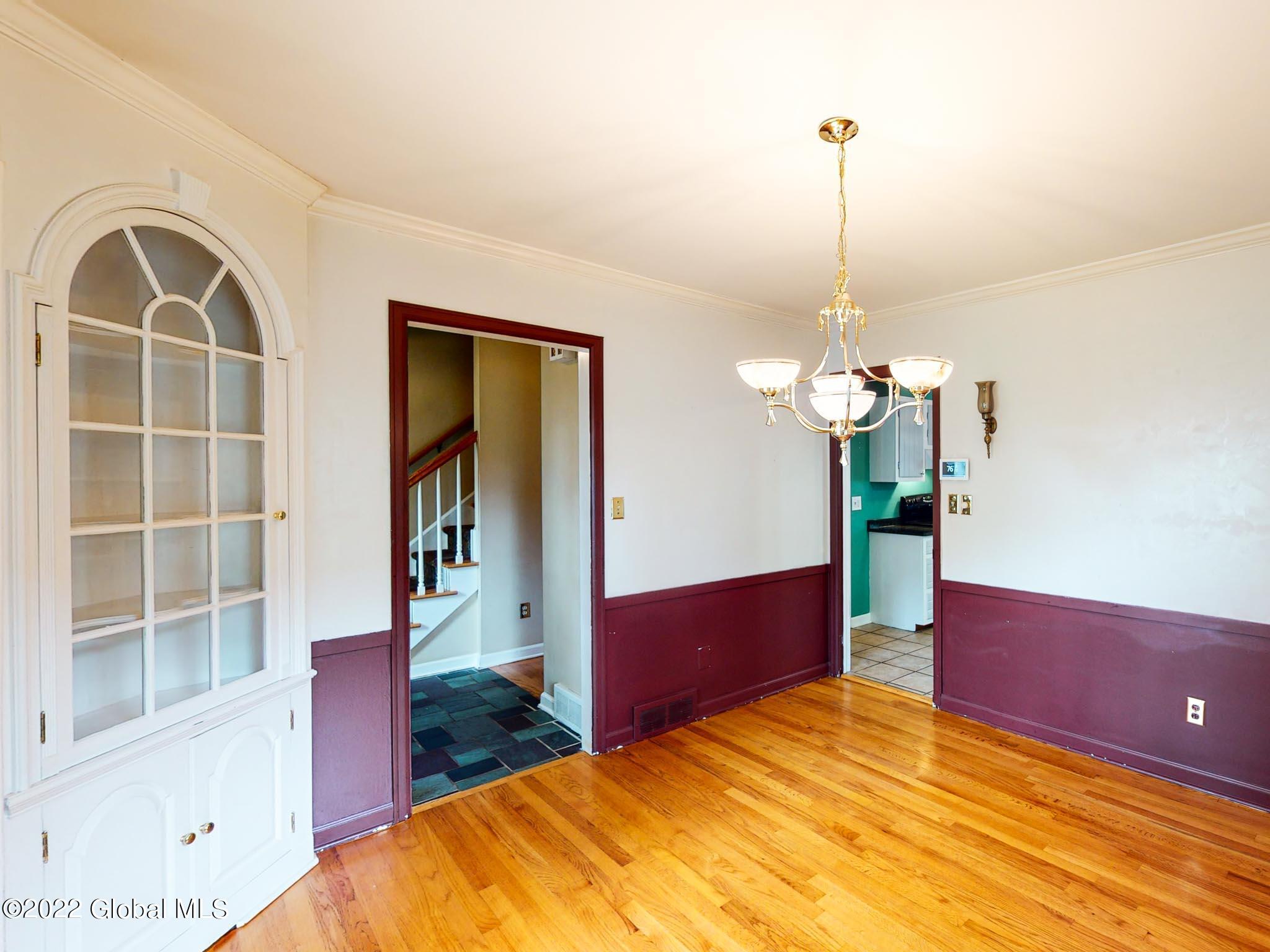 7 Salisbury Road Bethlehem, NY 12054 - Photo 12 of 37 DINING ROOM2