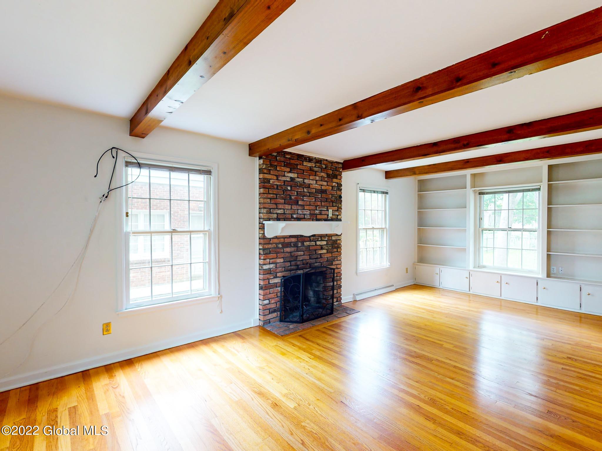 7 Salisbury Road Bethlehem, NY 12054 - Photo 2 of 37 LIVING ROOM