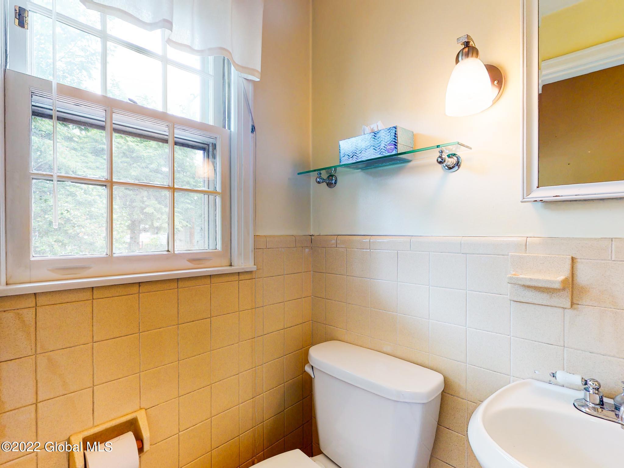 7 Salisbury Road Bethlehem, NY 12054 - Photo 24 of 37 HALF BATHROOM