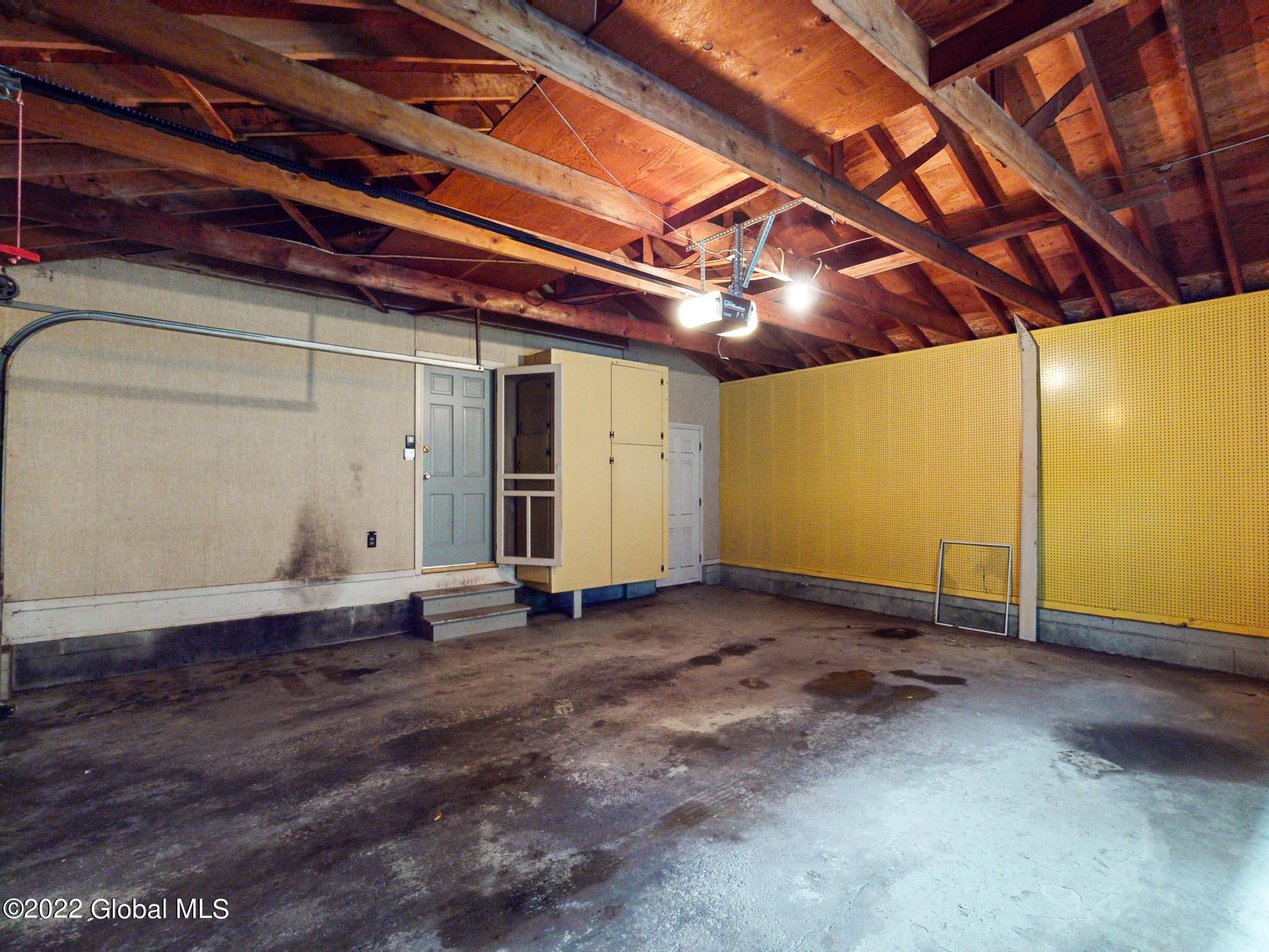 7 Salisbury Road Bethlehem, NY 12054 - Photo 26 of 37 GARAGE2